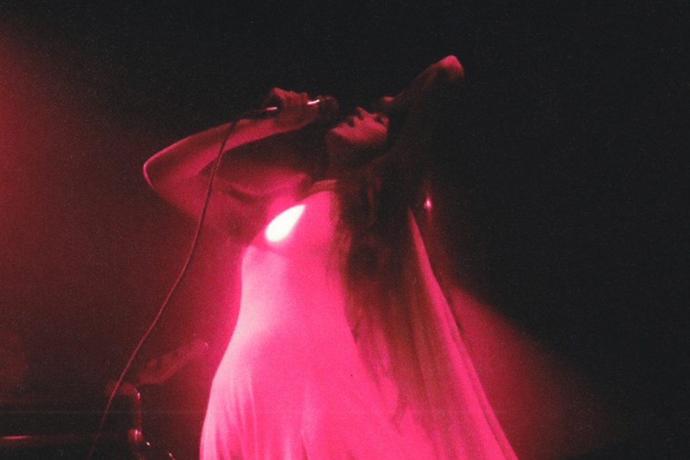 weyes-web.jpg