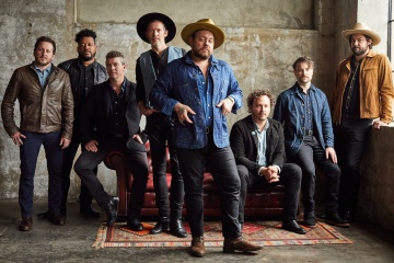 Nathaniel Rateliff & The Night Sweats
