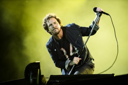 pearl-jam-13-5a1832a67cd7d.jpg